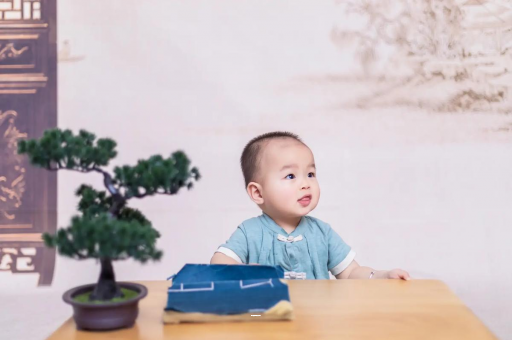 桓台五个月宝宝可以站吗 桓台五个月宝宝可以站吗